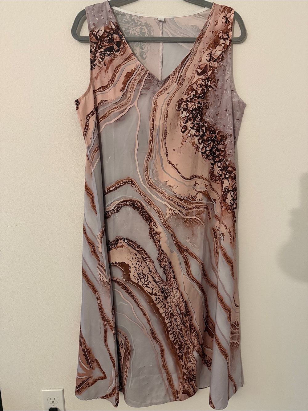 Sleeveless Marble-Print Midi Dress in Taupe and Blush